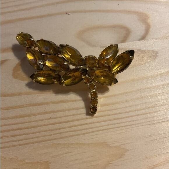 Vintage Gold Leaf Brooch With Yellow Amber Tone Rhinestones - Picture 1 of 5